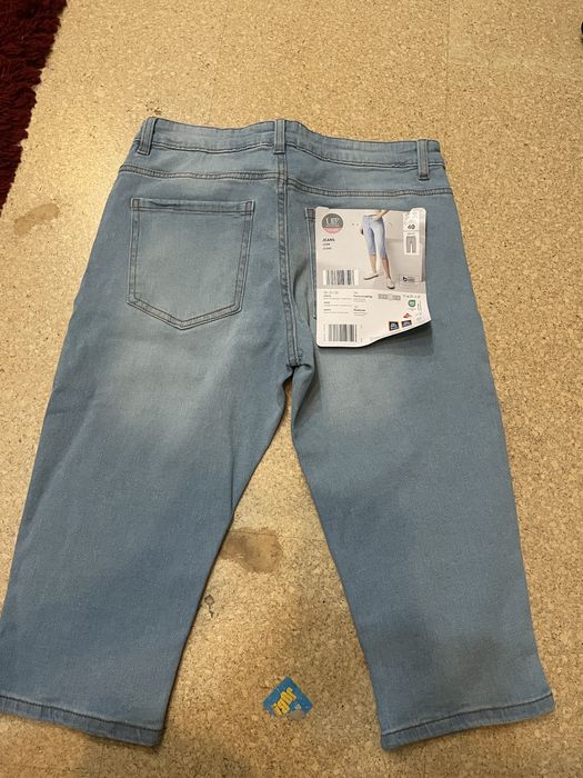 Джинсові шорти з етикеткою