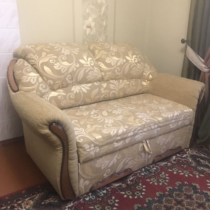 Розкладний диван.