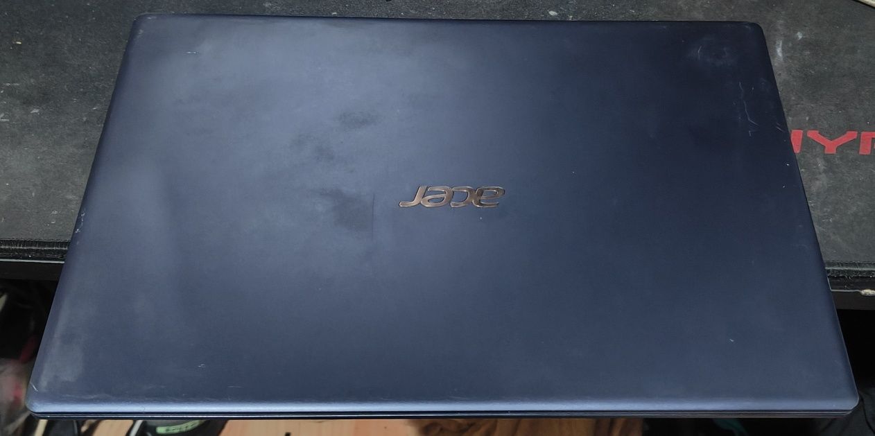 Portátil Acer Swift 14 c/ ecrã Táctil i5 8th 8GB RAM 256GB M2