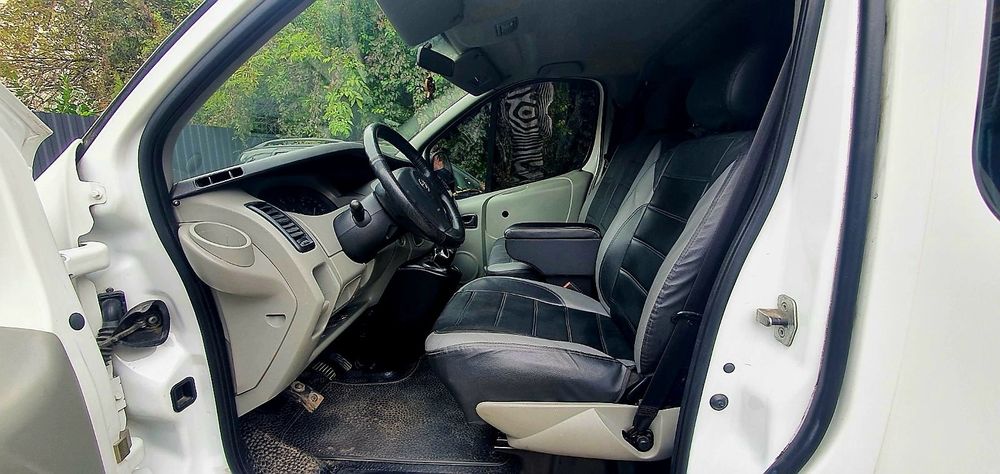 Openl Vivaro в гарному стані