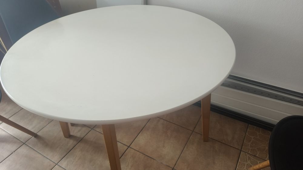 Stół okrągły biały