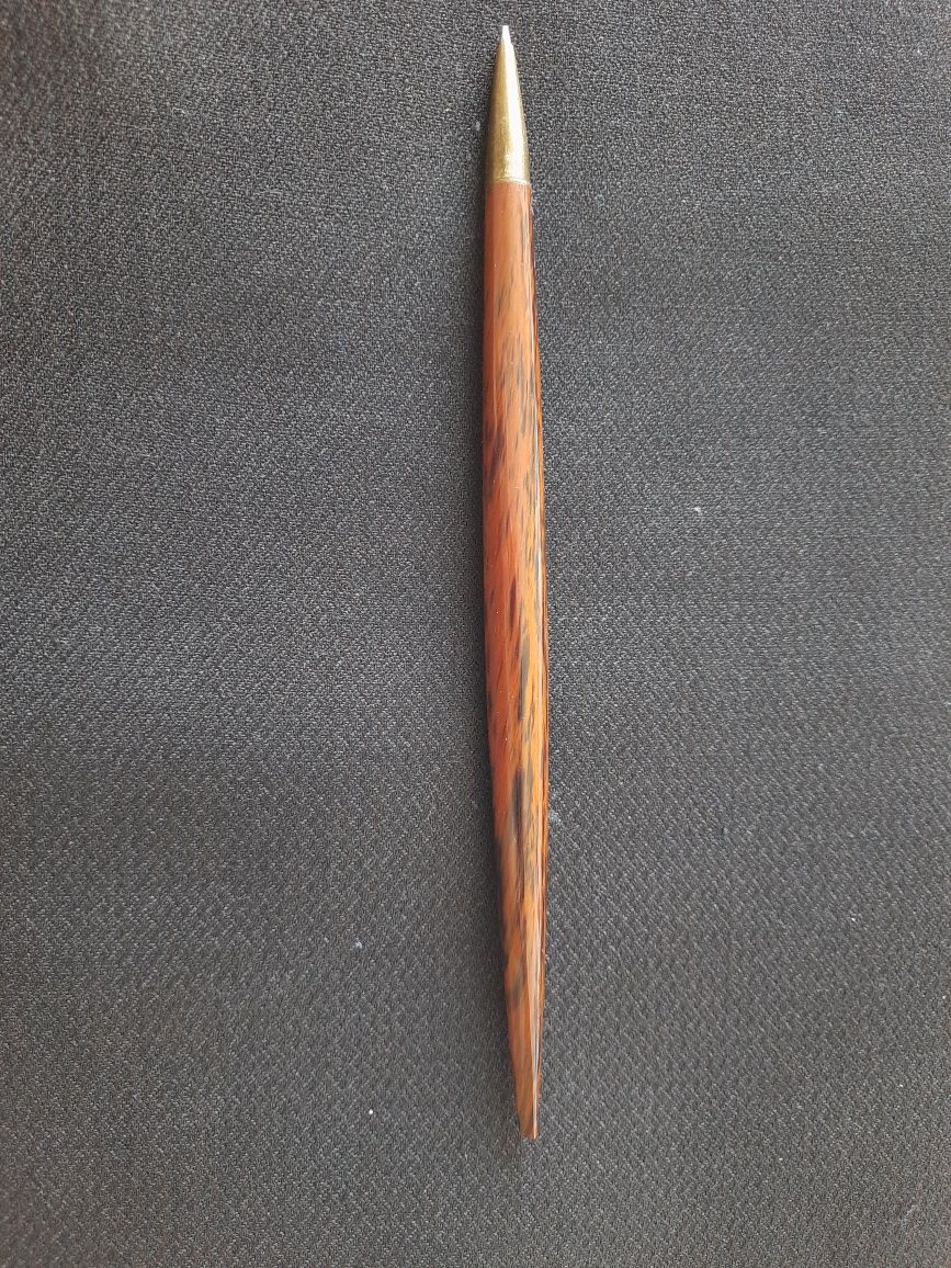 Шариковая ручка из камня с подставкой