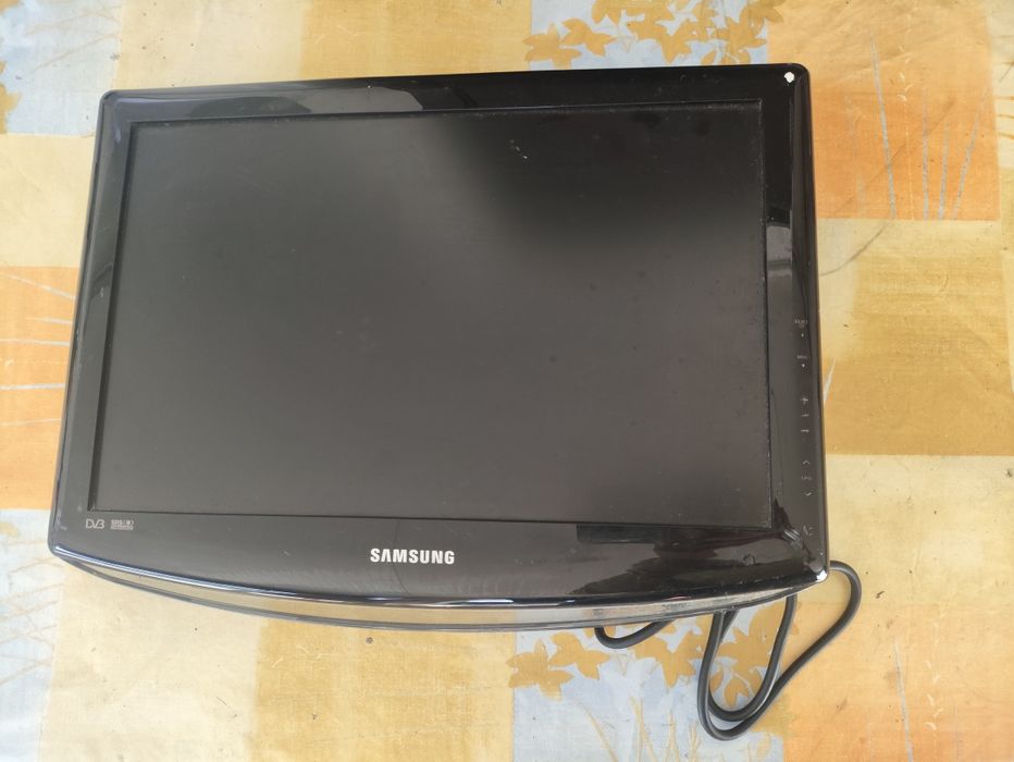 Samsung Monitor with some signs of use without the base64584622446338121