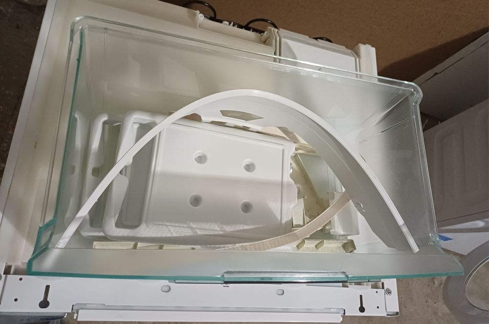 Вбудована морозильна камера Miele F 9052 i-1  80 см A++ 74 л дотяжка