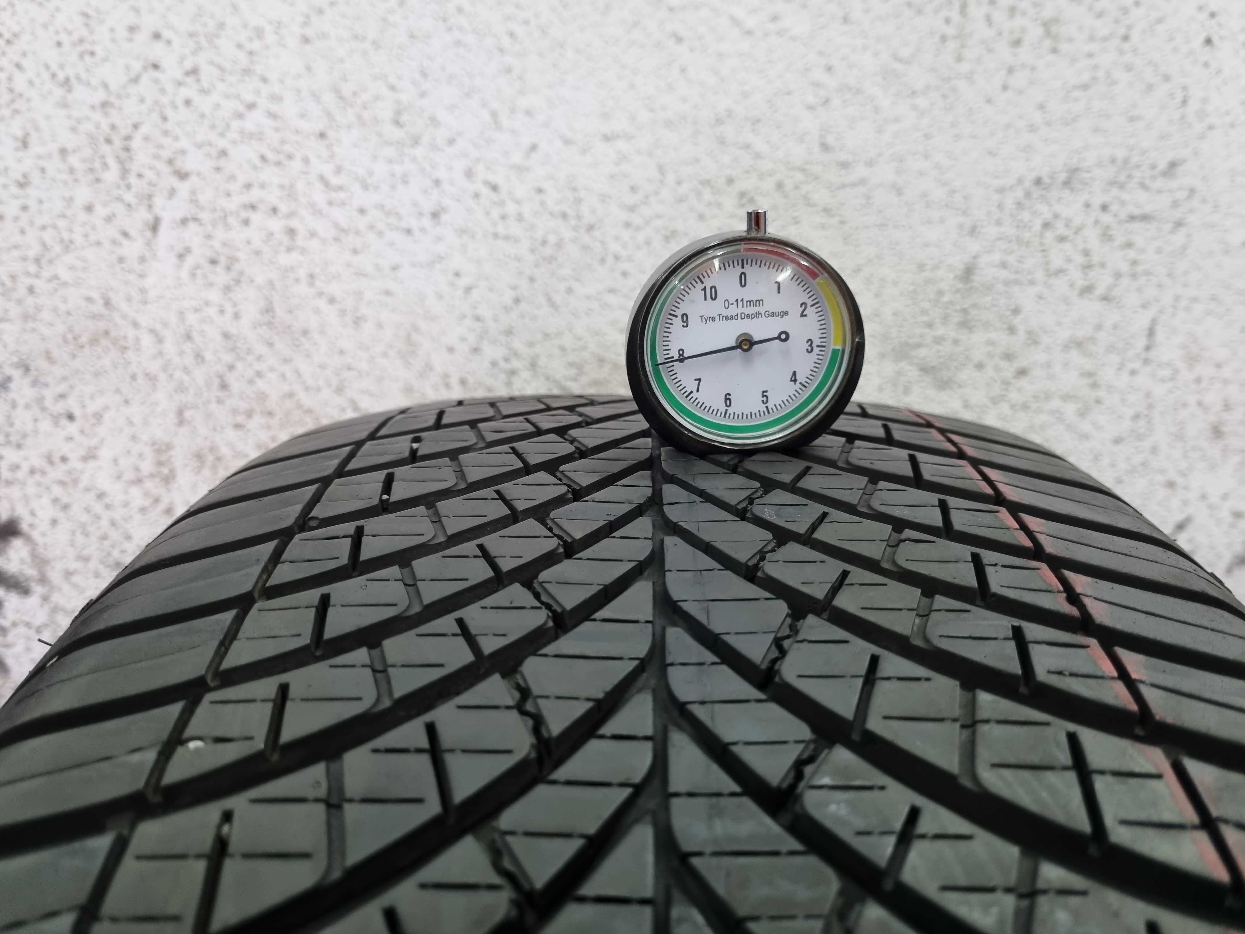 245/40/19 98Y Goodyear Vector 4seasons Gen-3 D.3721
