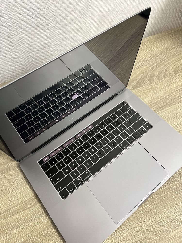 Macbook 15 pro 2019, 16/512, i9, 13 циклів АКБ (нова батарея)