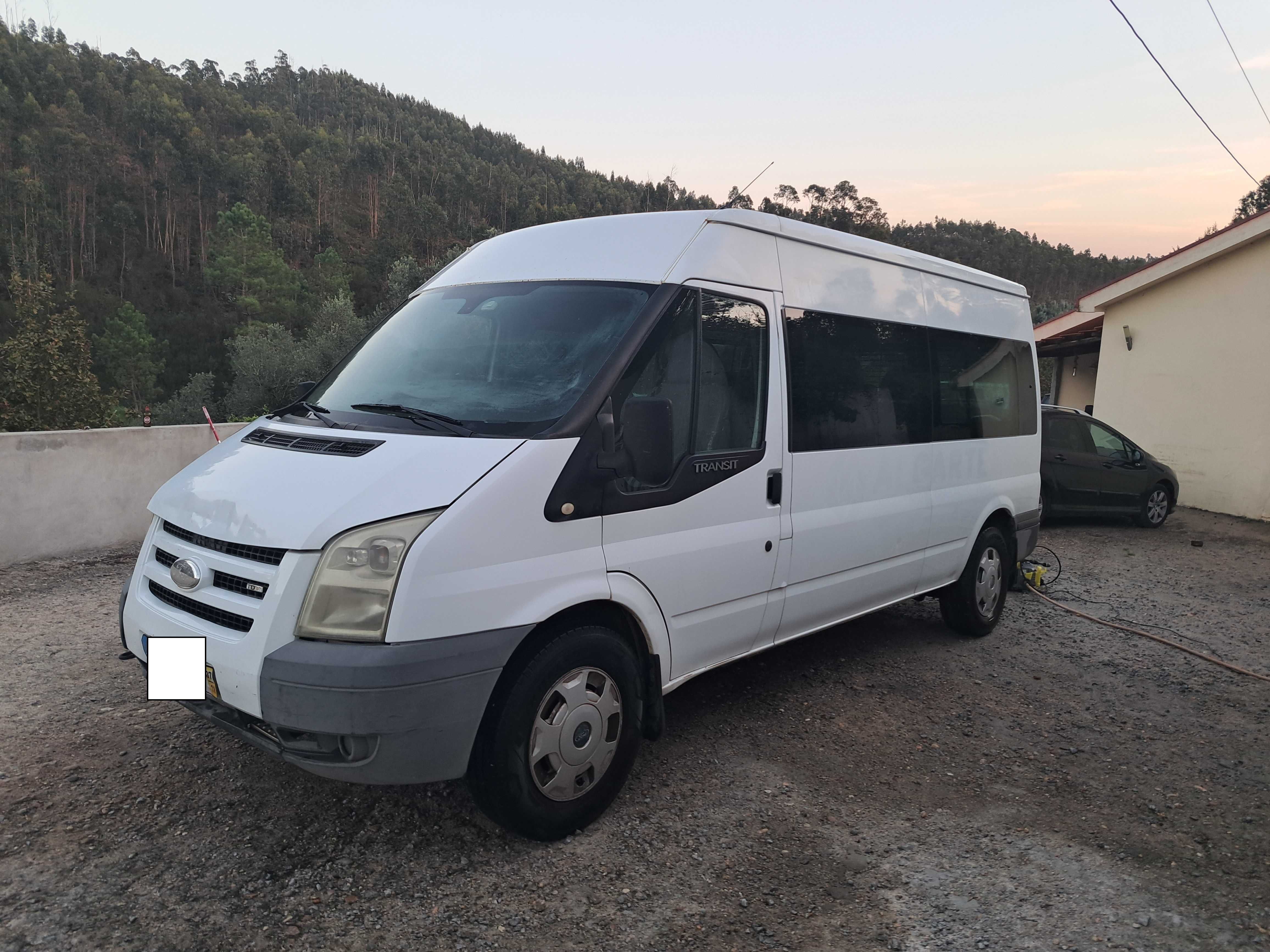 Ford Transit T330 9 lugares