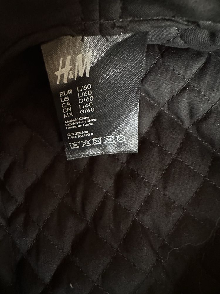 Dwa kaszkiety Zara i H&M