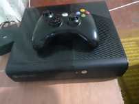 Продаю Xbox 360E