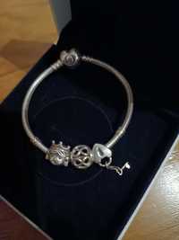 Pulseira Pandora com fatura