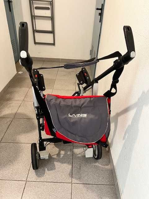 Carrinho Chicco Living com alcofa e malinha