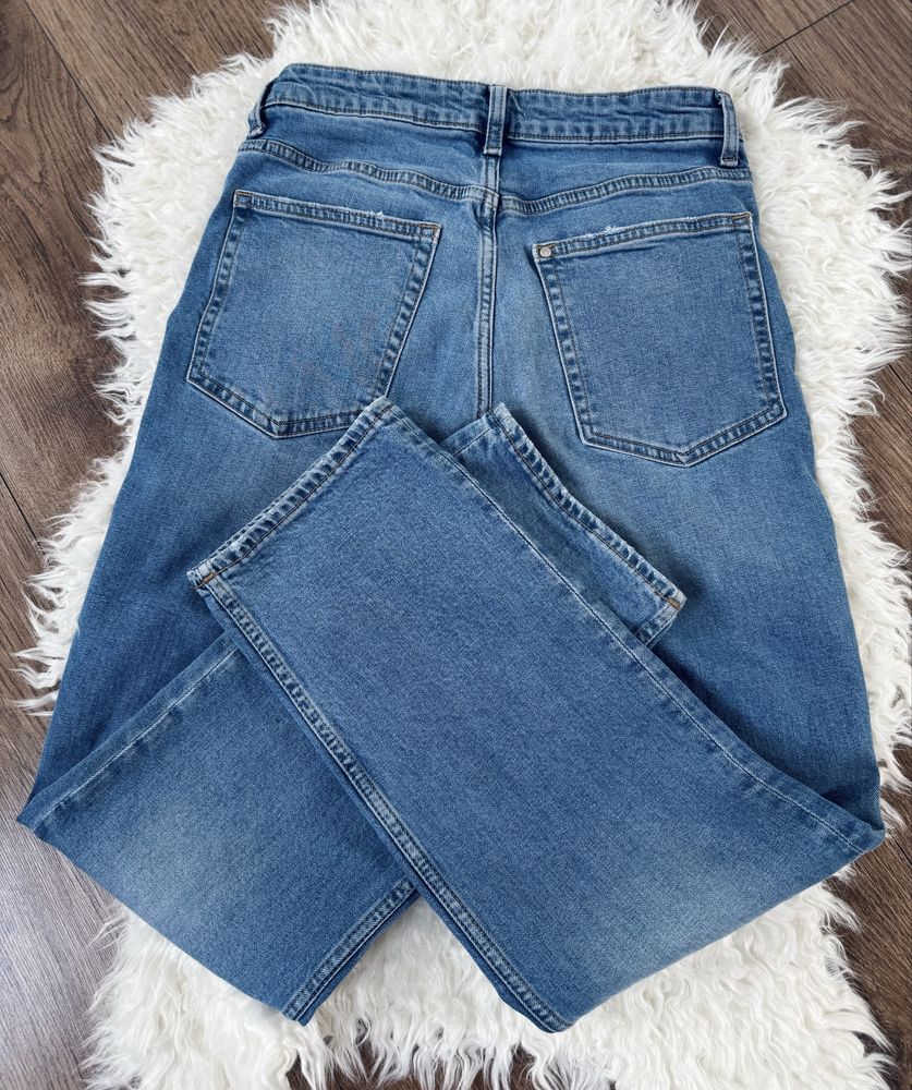 Damskie spodnie z prostą nogawką rozmiar 38 jasny jeans 99% bawełna