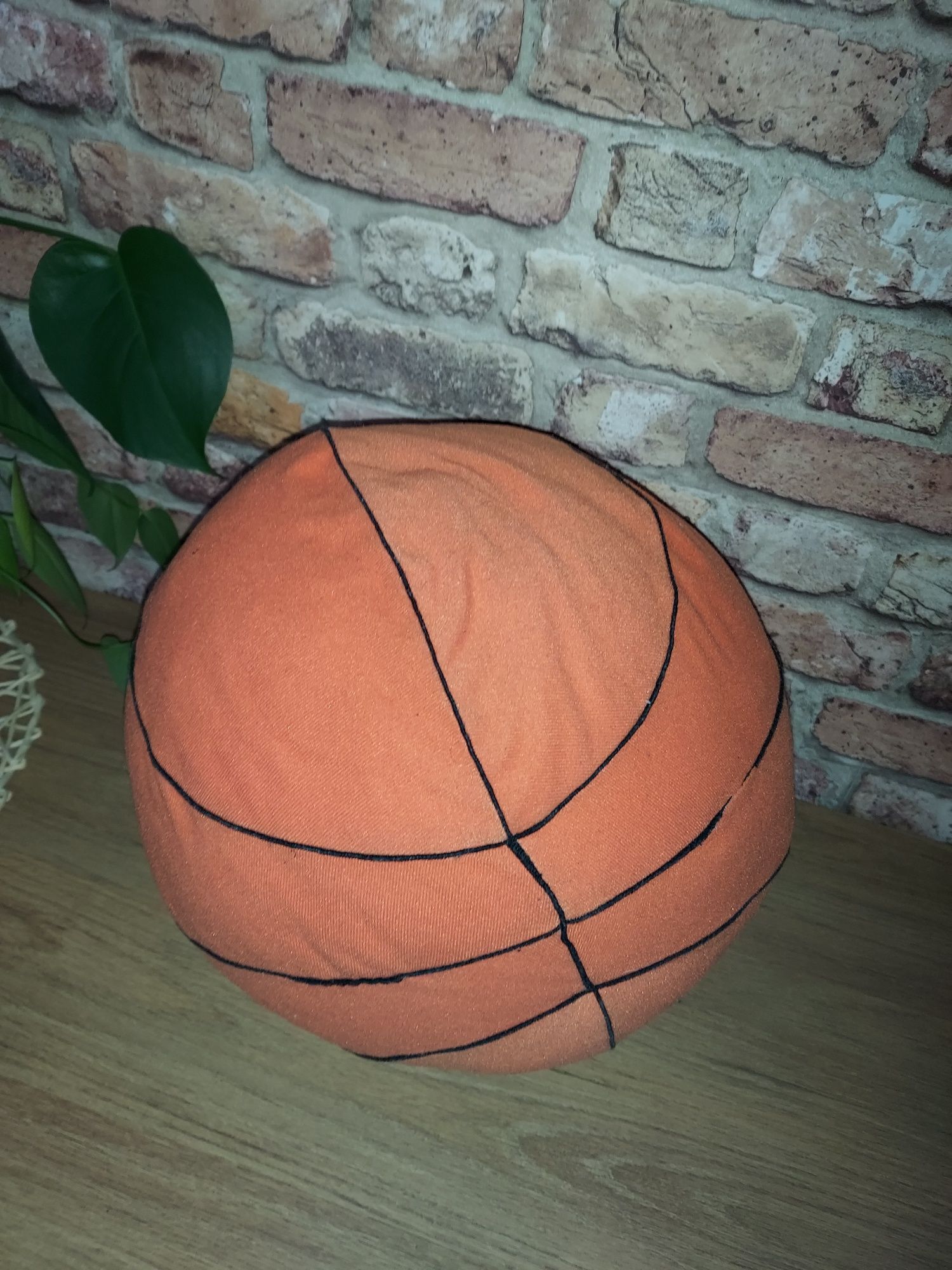 Poduszka w kształcie piłki do koszykówki IKEA bollkar 33 cm