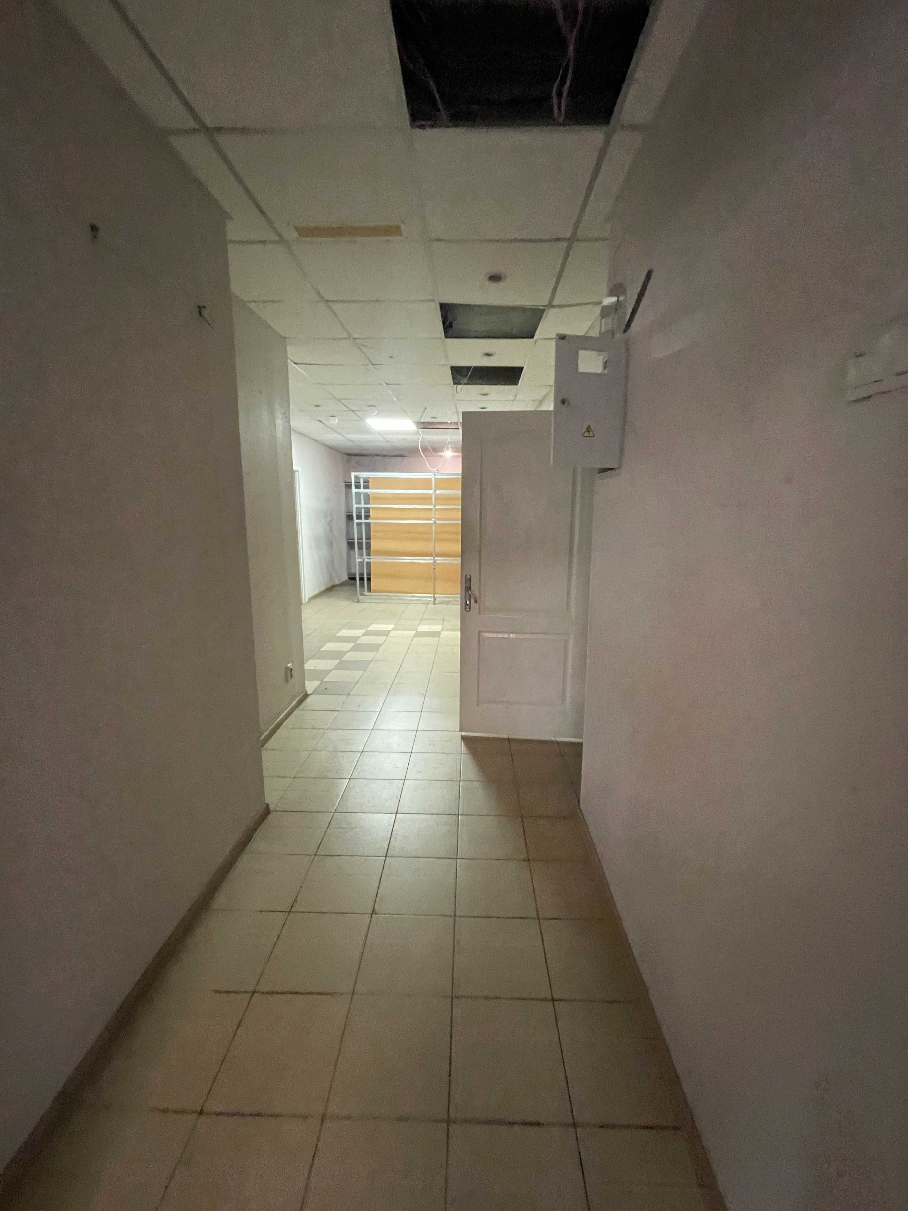 Приміщення на першому поверсі в ПЗР, вул. Сумгаїтська