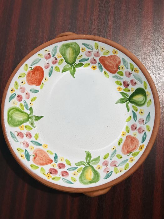 Tigela de barro pintada a mao