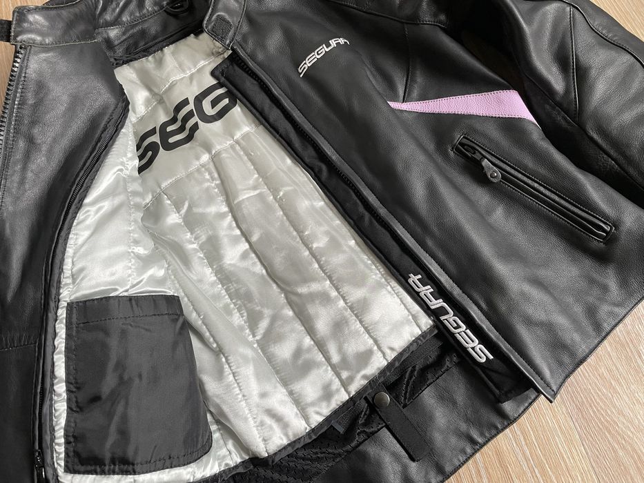 Дуже гарна жіноча мотокуртка SEGURA. Повний комплект. М розмір