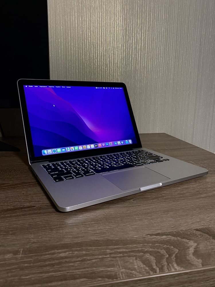MacBook Pro 13 2015/256gb з сумкою та чохлом!