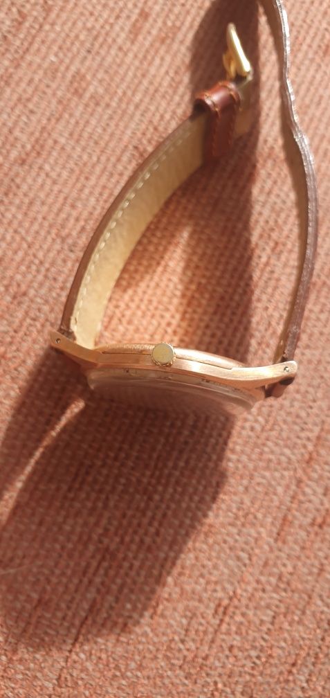Zegarek meski złoty Doxa. 585.