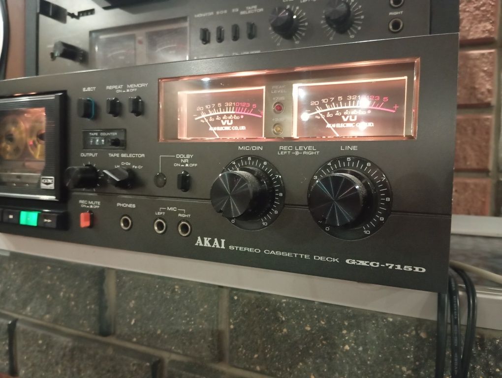 Кассетная дека Akai GXC 715 D