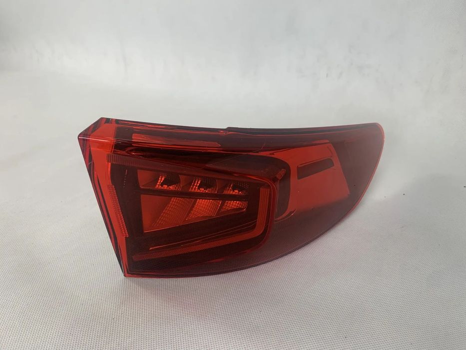 Seat Cupra Formentor Lampa prawa tyl tylna