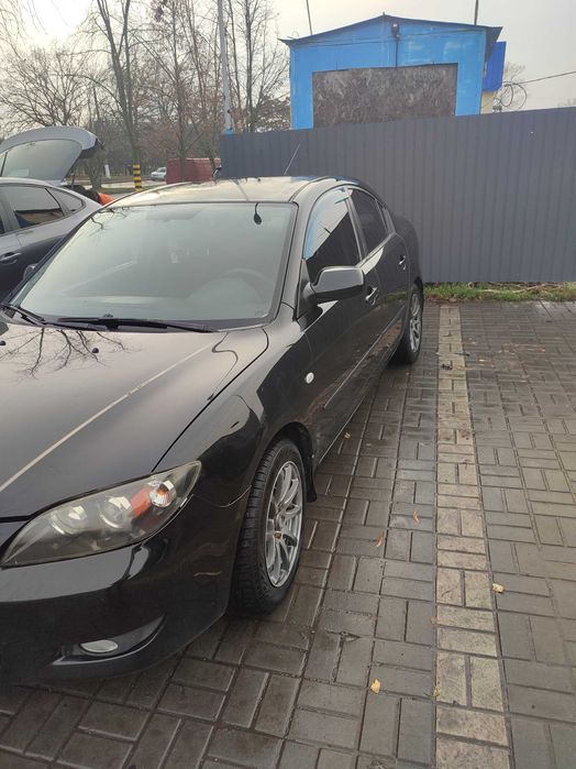 Автомобіль Mazda 3