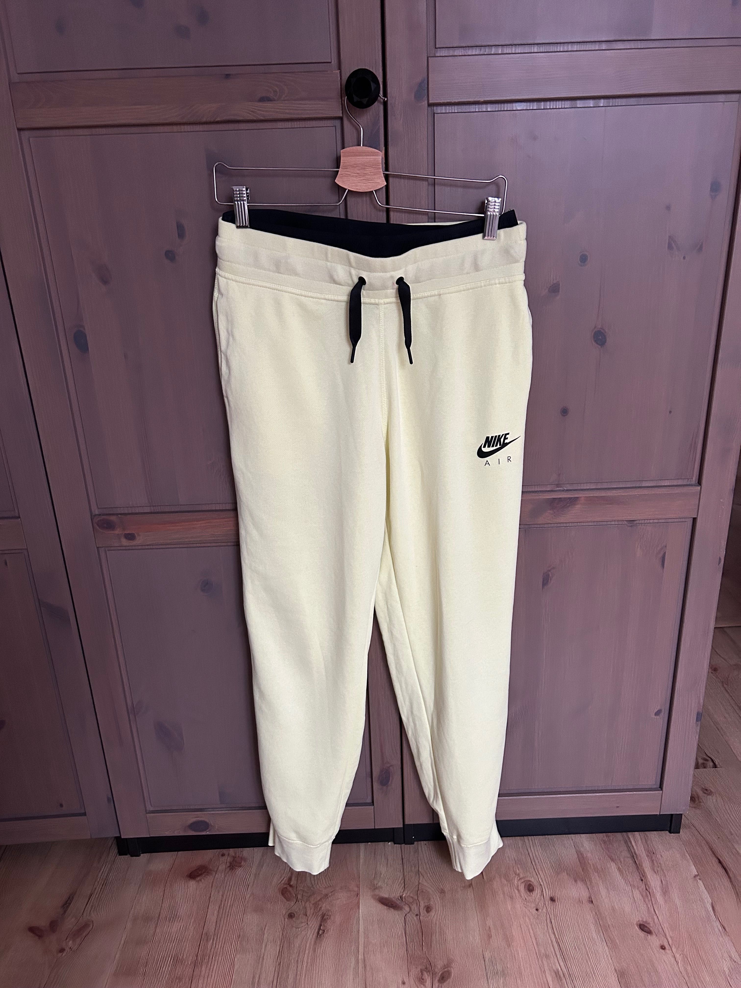 Obniżka Nieużwane spodnie dresowe Nike Air