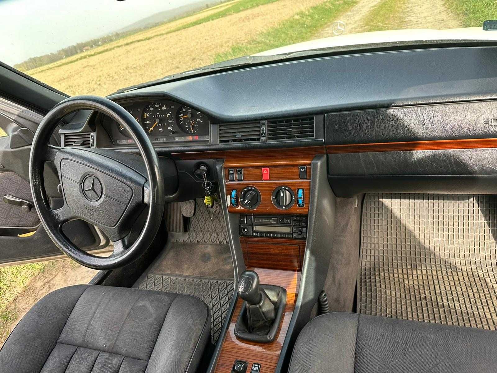 Auto Mercedes-Benz 124 samochód osobowy rok prod. 1995