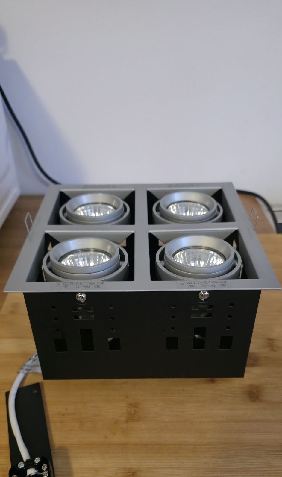 Czteropunktowa oprawa halogenowa Tween Light 4x50W