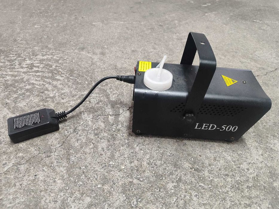 Máquina de fumo LED 500W com Controlo Remoto – Excelente Estado