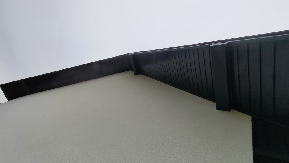 Elewacje docieplenia tynki podbitki dachowe