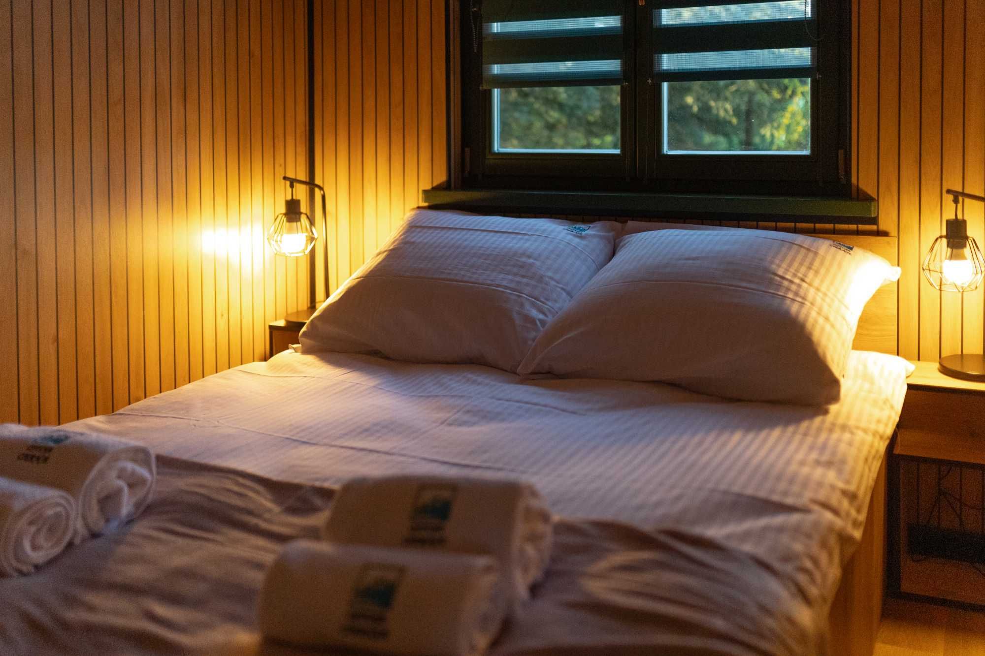 Domki nad jeziorem na Mazurach z sauna, jacuzzi