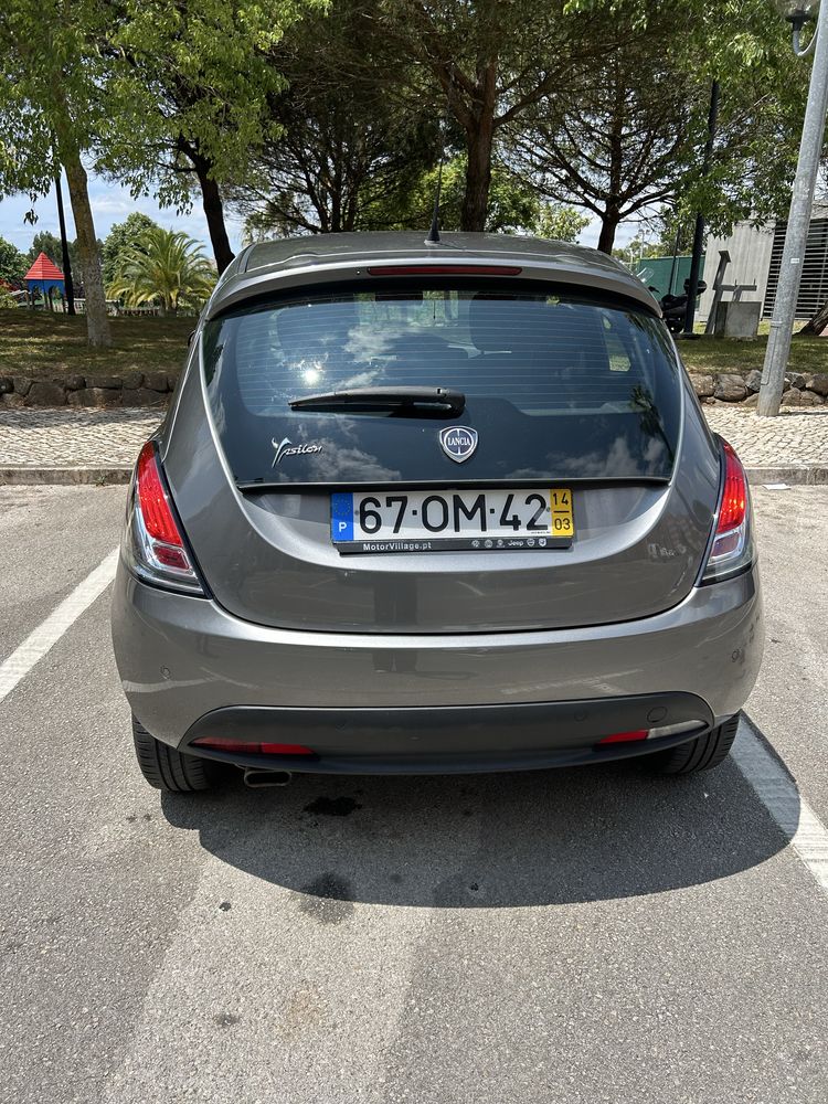 Lancia ypsilon 2014
