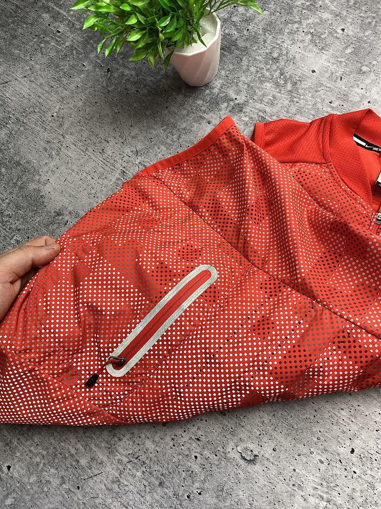 Женская жилетка Nike Aeroloft FlashVest!