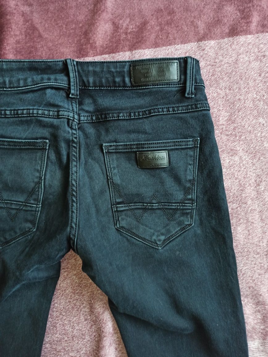 Czarne jeansy/dżinsy slim fit r. 31 XS