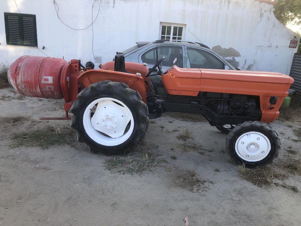 Trator agricola 4x2 fiat 300 froteto 30 cv com documentos
