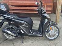 Продам скутер honda sh2022року хороші стан.