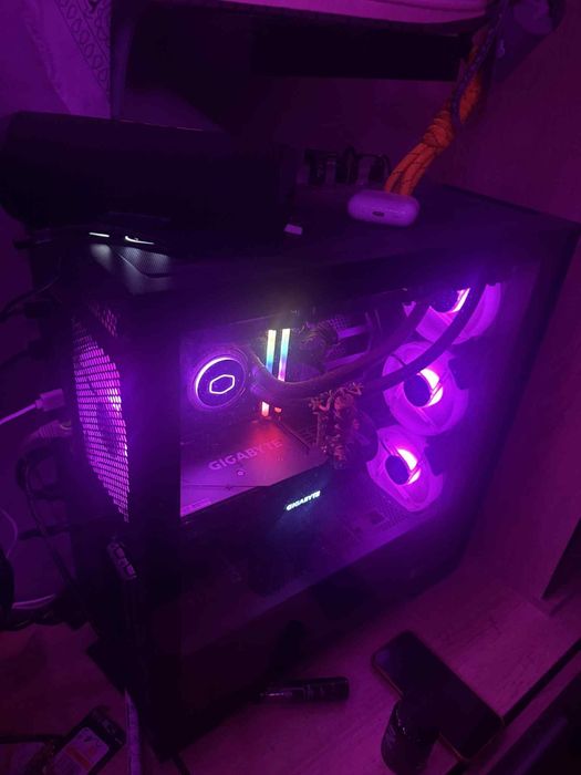 Komputer 3060ti +2 monitory i mikrofon