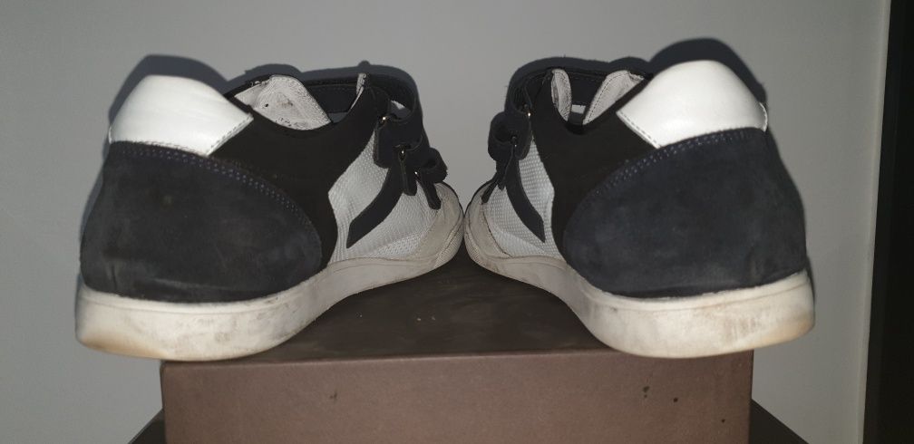 Calvin Klein r. 44