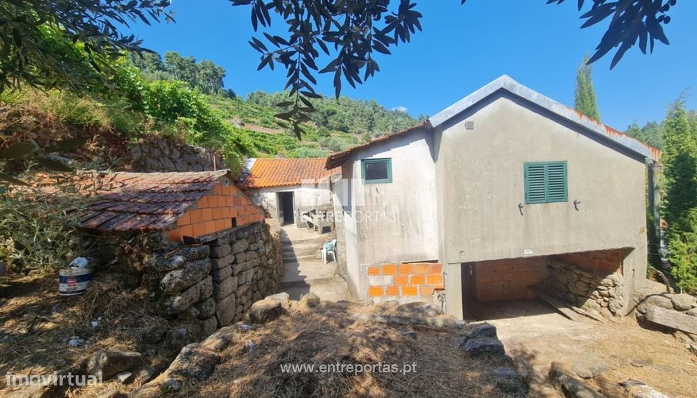 Venda de Moradia V4, em Tresouras, Baião