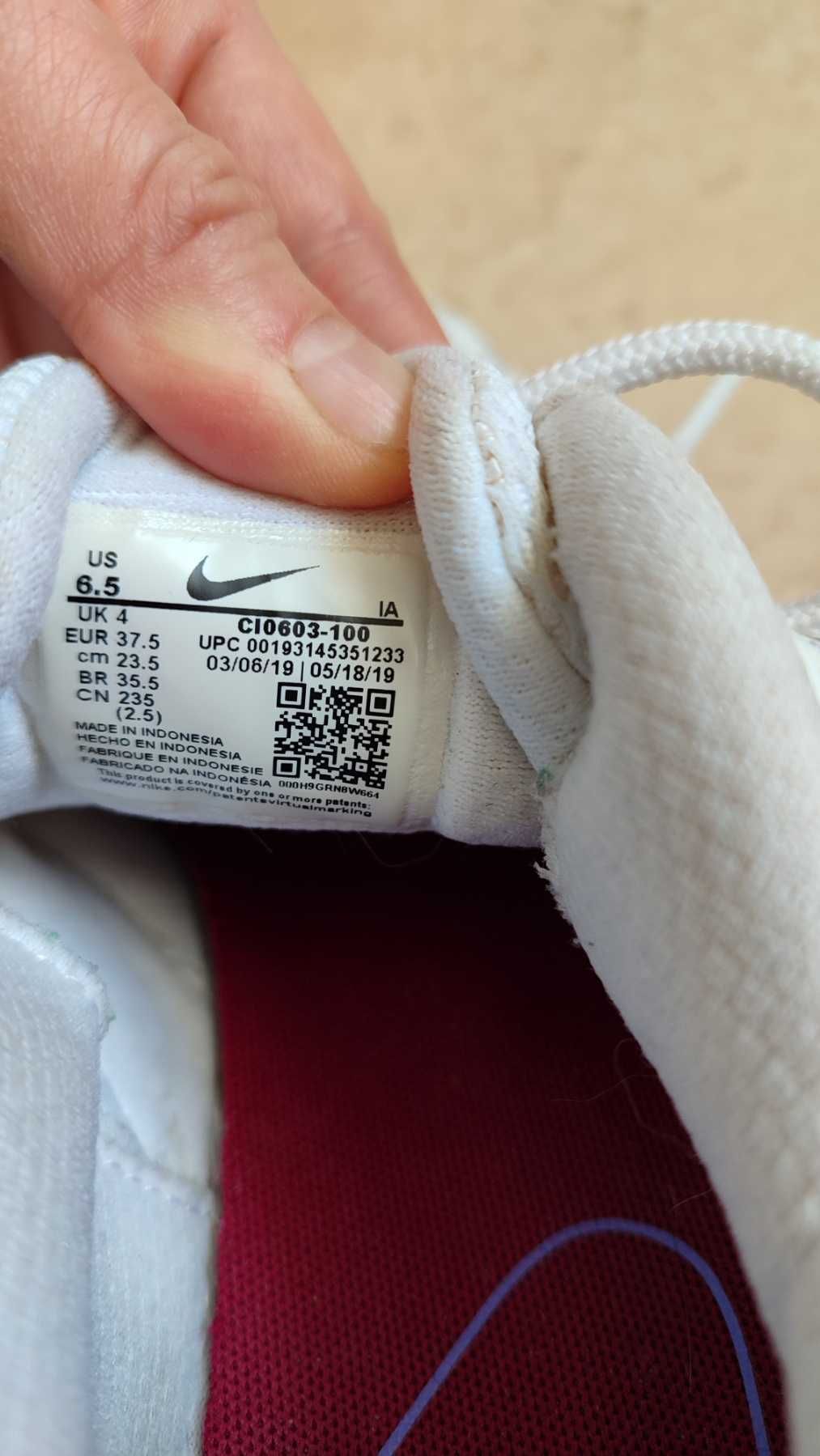 Кросівки Nike оригінал на 36,5-37 розмір
