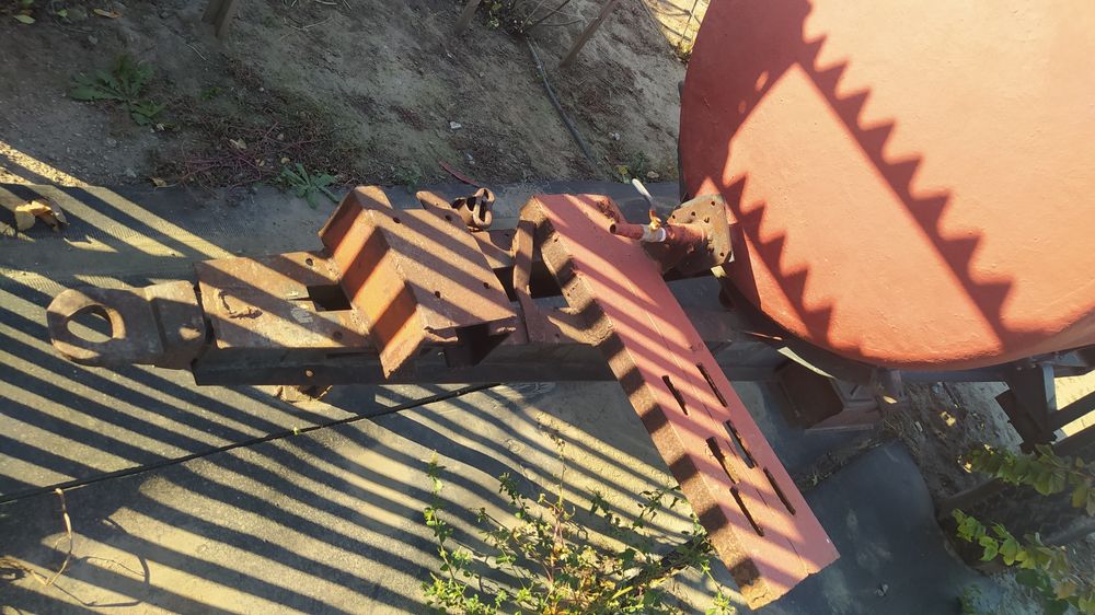 Бочка на платформі/шасі