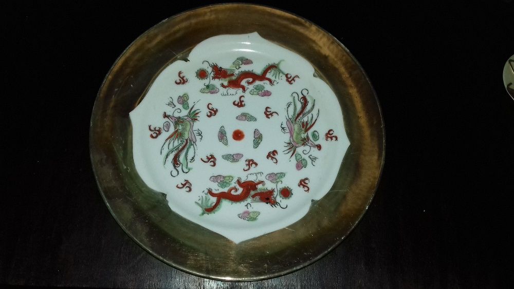 Prato decorativo antigo fabricado em Macau