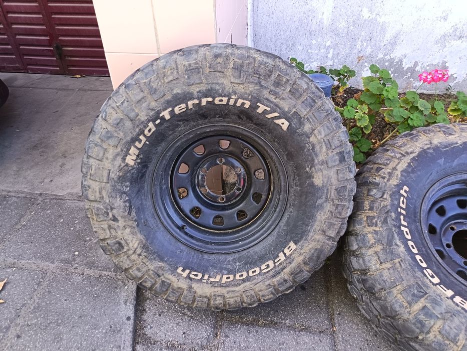 Pneus 35 12.5 R15 BFGoodrich e jantes DAYTONA