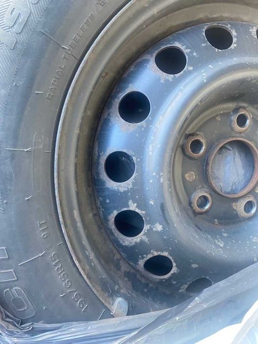 BFGoodrich, Felgi plus opony zimowe x 4 sztuki, 195/65/R15, dobry stan