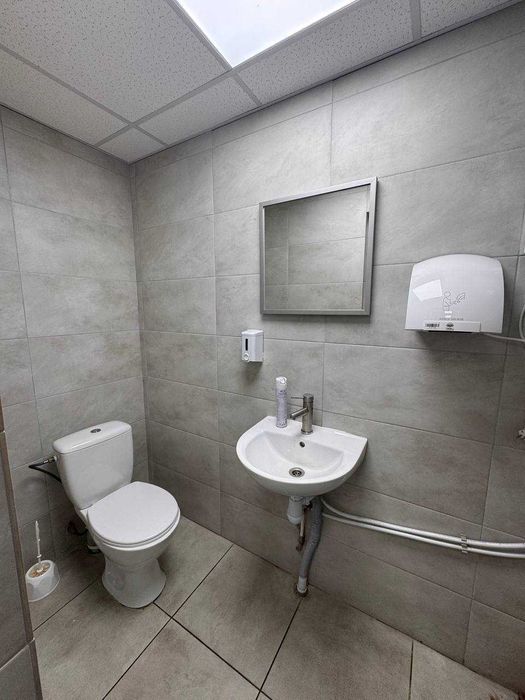 Продається комерційне приміщення в центрі міста