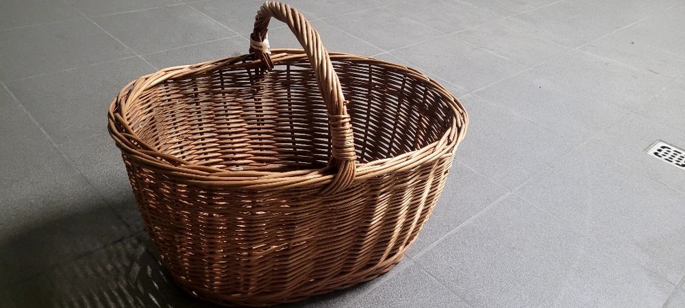 Kosz  wiklinowy.