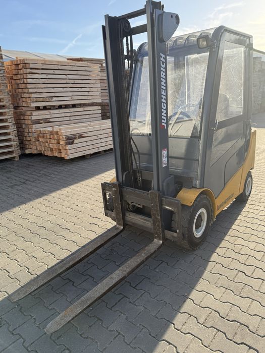 Wozek widlowy Jungheinrich TFG320 rok 2008 udzwig 2t