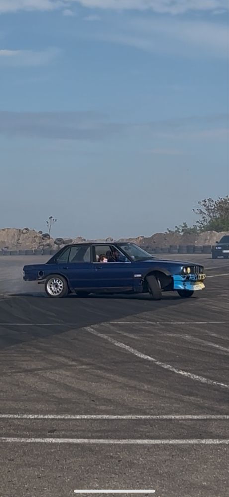 Продам BMW E30 на моторе М30Б35 для дрифта