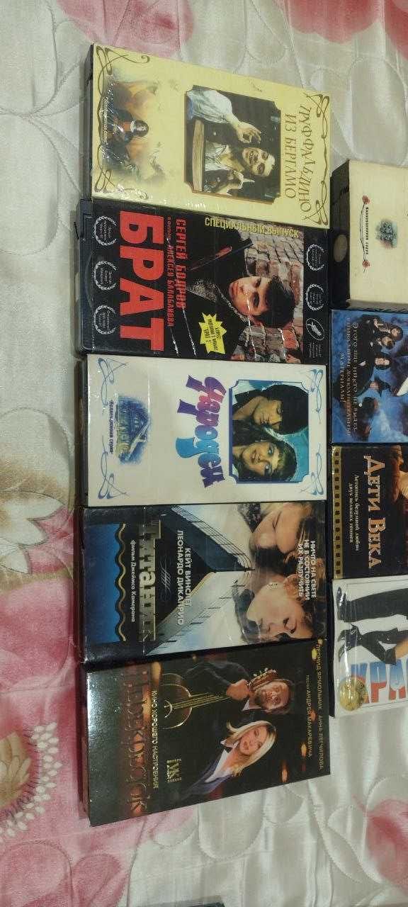 Видеокассеты VHS мультфильмы и фильмы.
