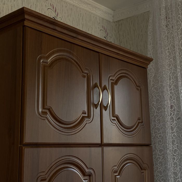 Шафа в наявності 2 штуки по 3600грн за 1 шт.